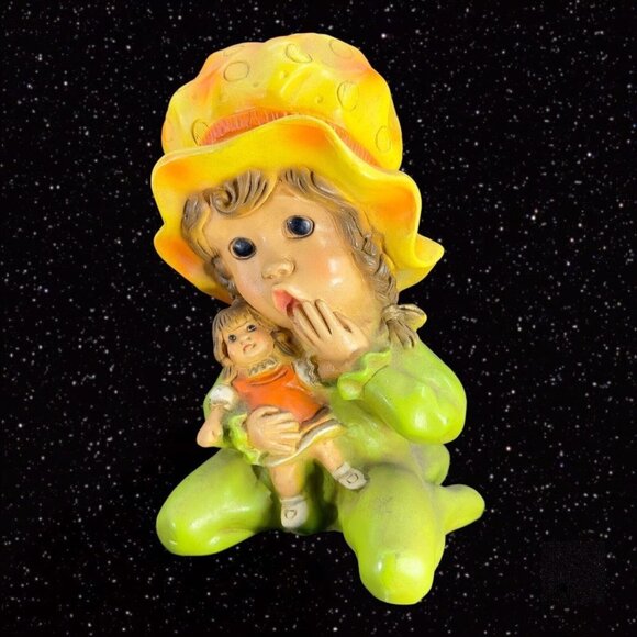 1974 Universal Statuary Corp Alice Holding Doll Figure MCM Chalk ware Large - Picture 2 of 13